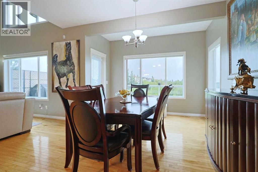 Photo 14 of 242 Royal Birkdale Crescent Nw, Calgary AB