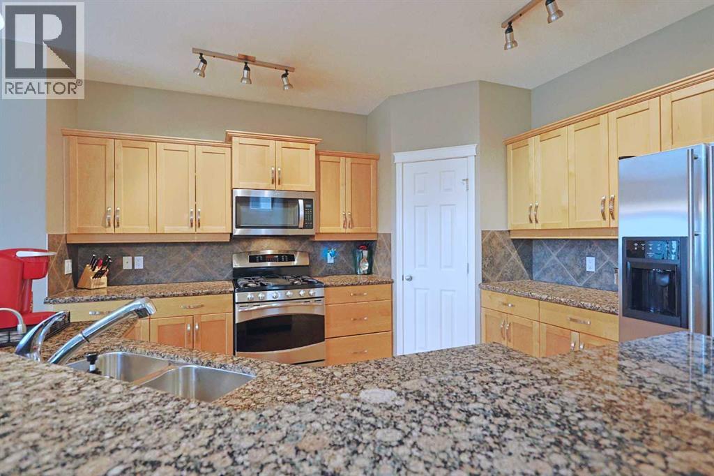 Photo 19 of 242 Royal Birkdale Crescent Nw, Calgary AB