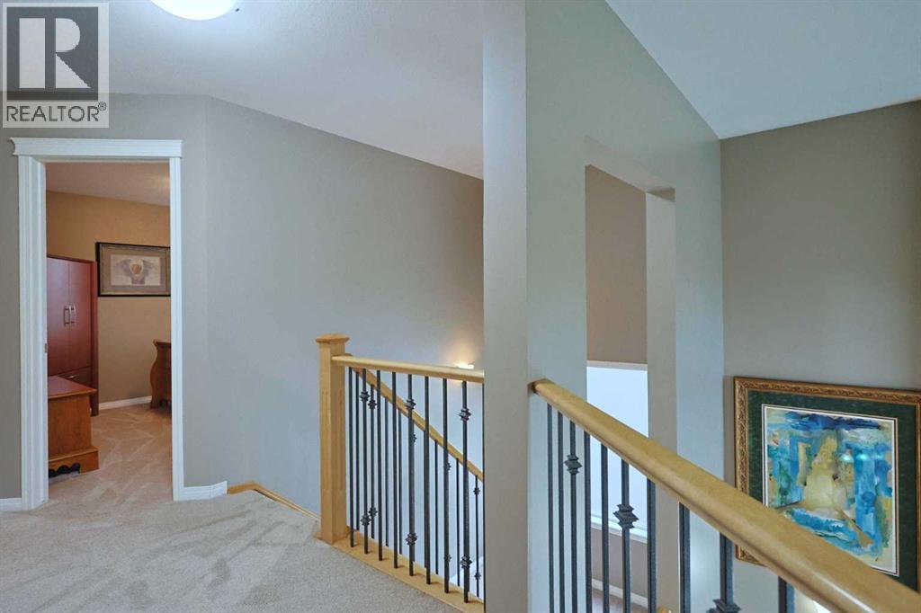 Photo 24 of 242 Royal Birkdale Crescent Nw, Calgary AB