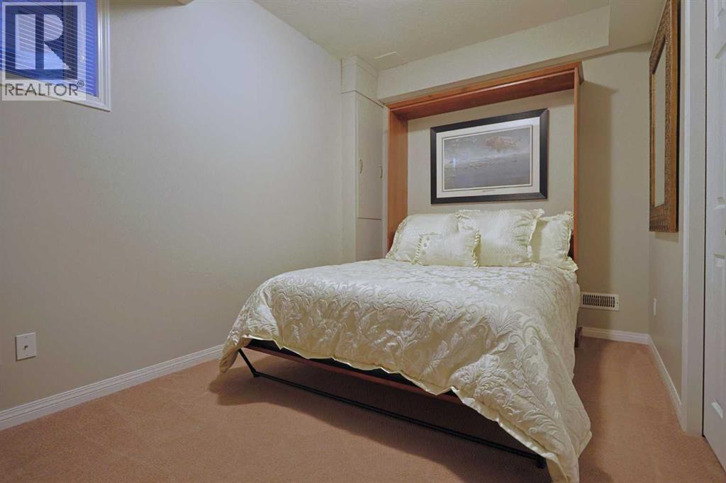 Photo 37 of 242 Royal Birkdale Crescent Nw, Calgary AB