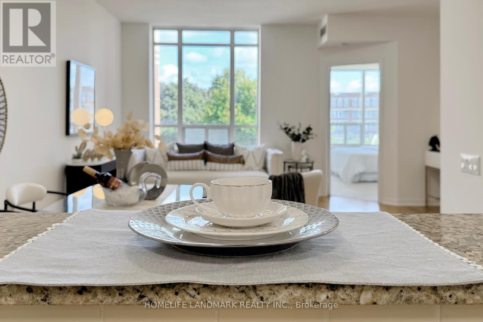 Photo 18 of 404 451 Rosewell Avenue, Toronto ON