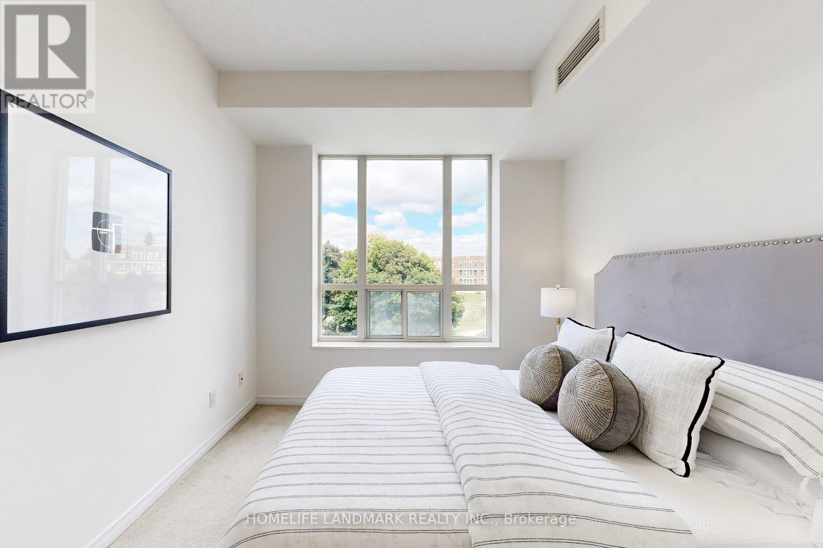 Photo 10 of 404 451 Rosewell Avenue, Toronto ON