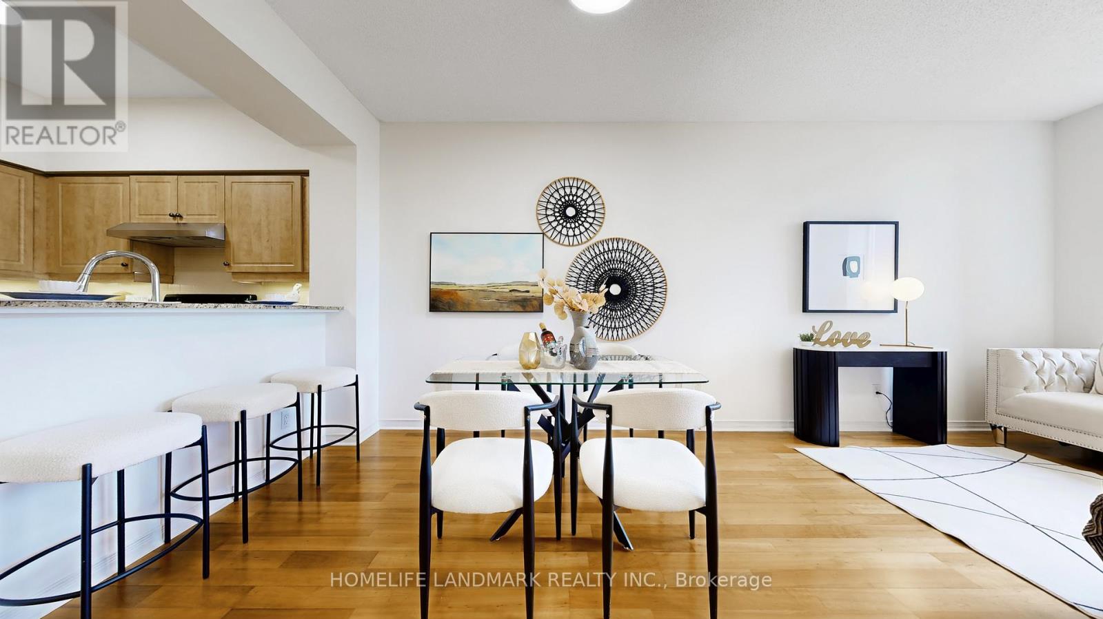Photo 4 of 404 451 Rosewell Avenue, Toronto ON