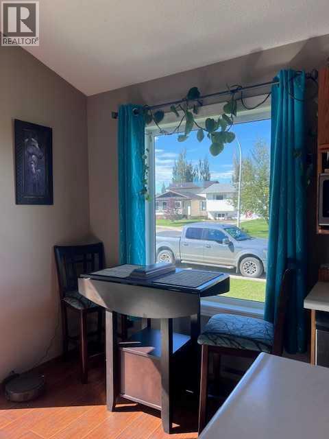 Photo 8 of 98 Westview Crescent, Blackfalds AB