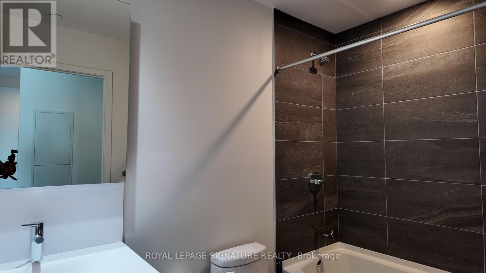 Photo 10 of 2201 39 Mary Street, Barrie ON