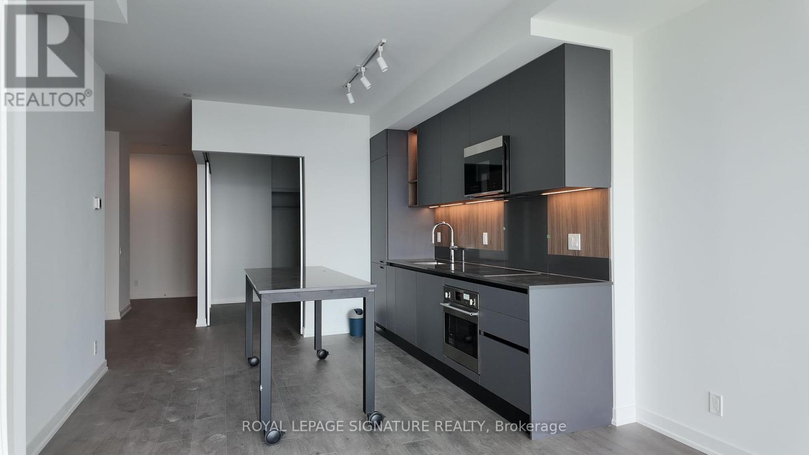 Photo 17 of 2201 39 Mary Street, Barrie ON