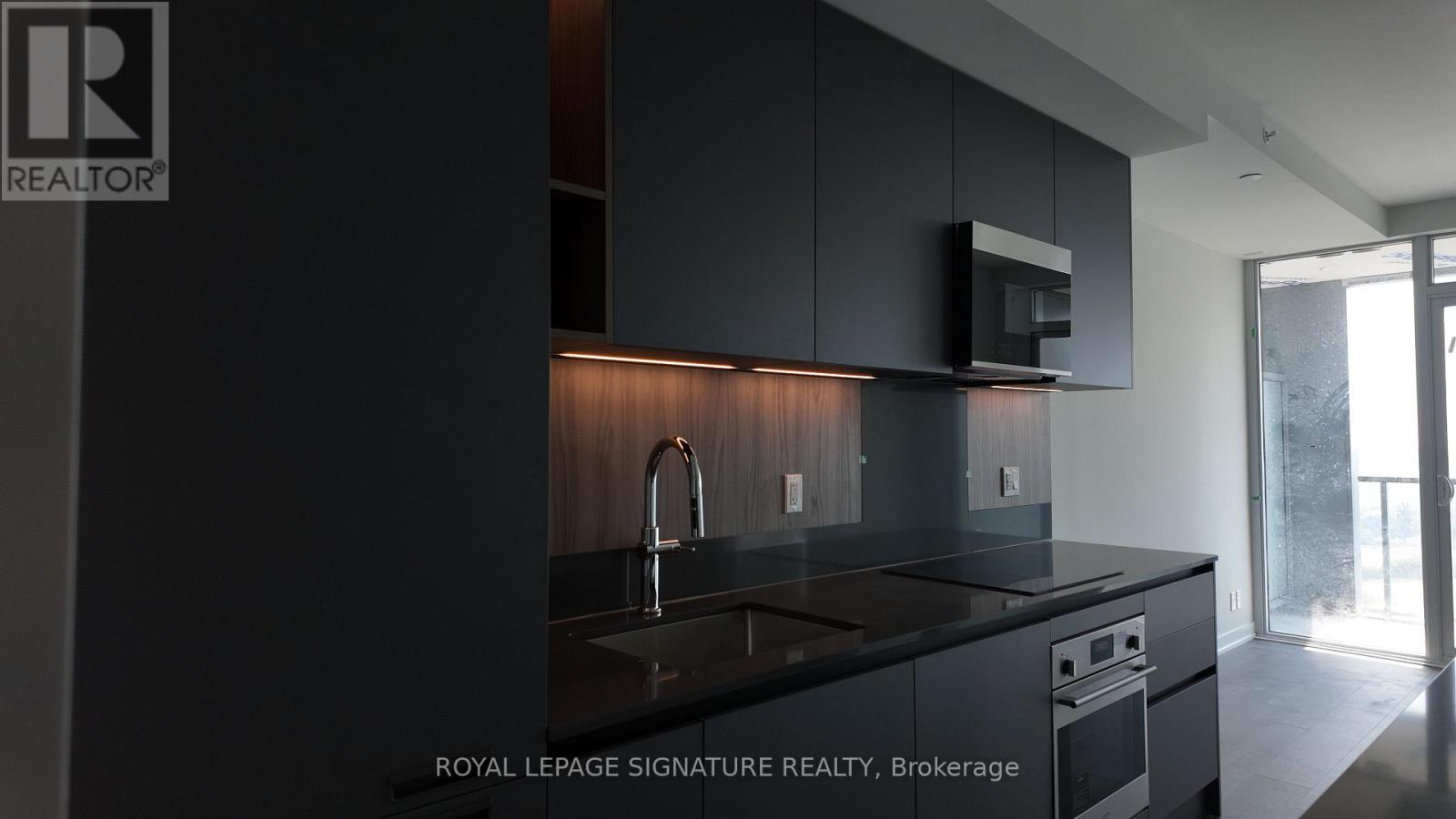 Photo 12 of 2201 39 Mary Street, Barrie ON