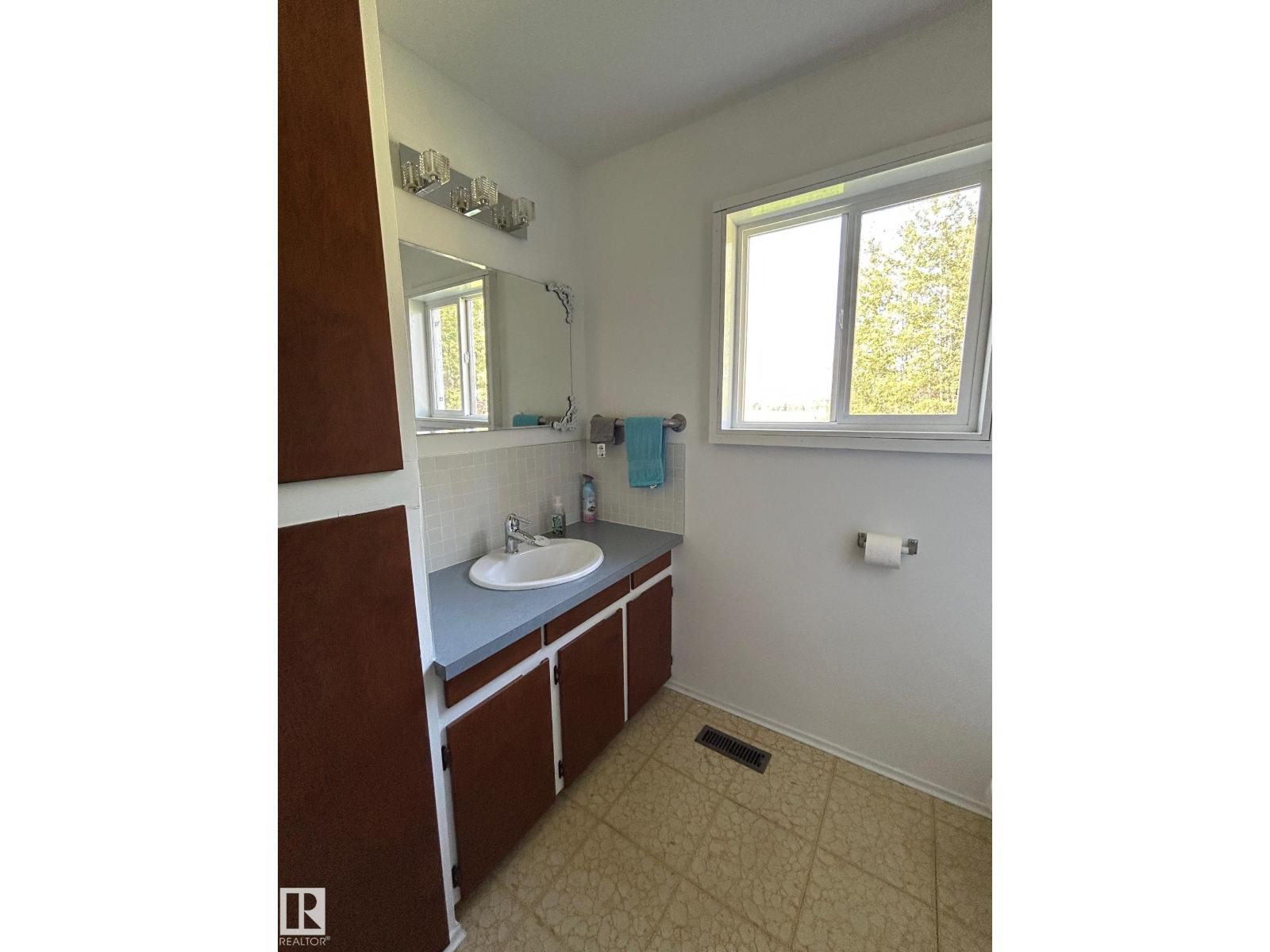 Photo 18 of 60432 Rge Rd 222, Rural Thorhild County AB