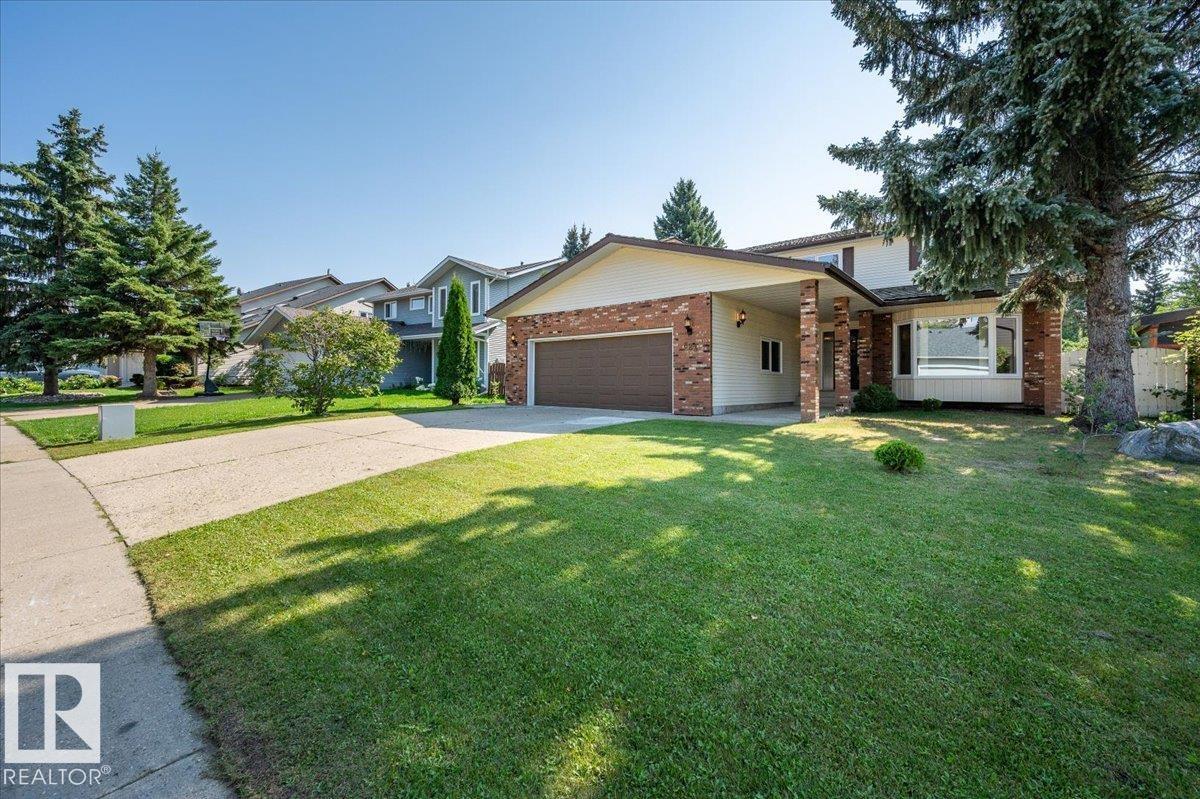 Photo 2 of 823 Richards Cr Nw, Edmonton AB