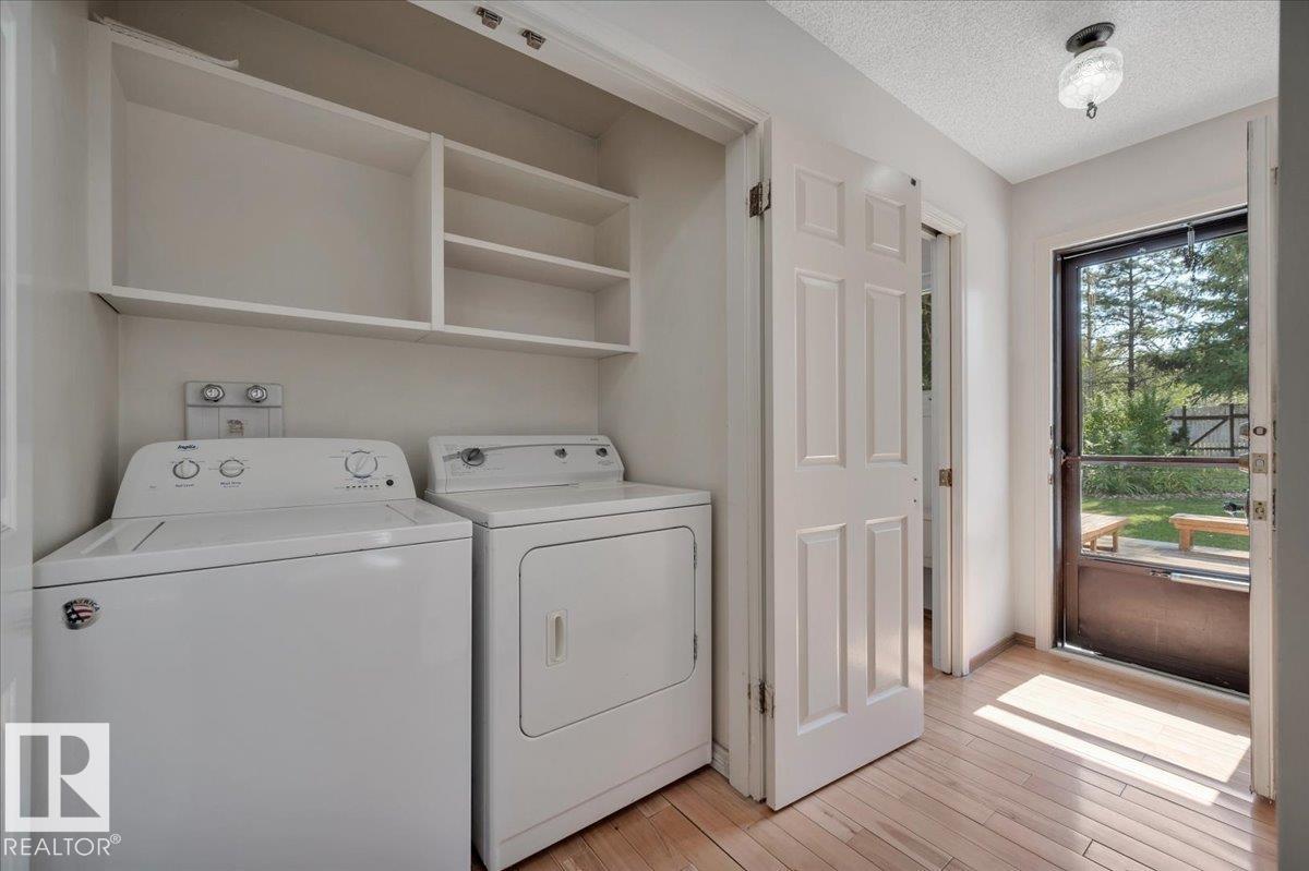 Photo 22 of 823 Richards Cr Nw, Edmonton AB