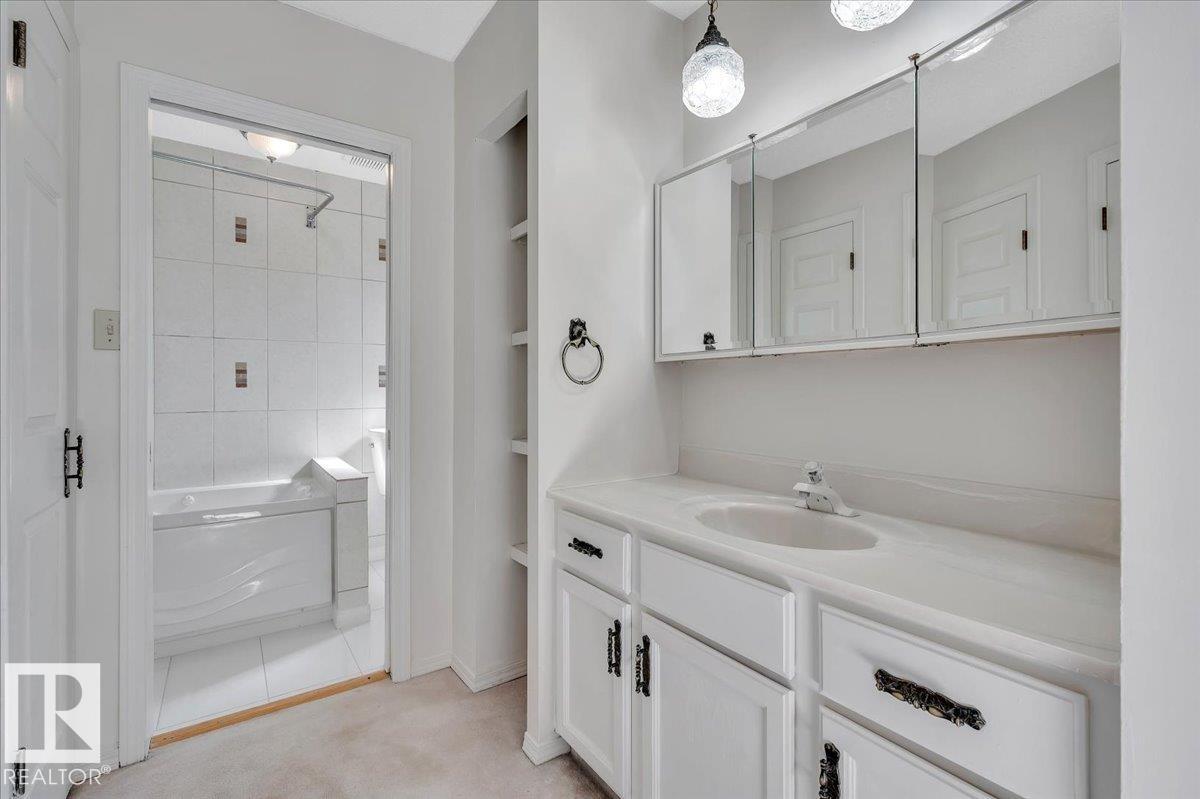 Photo 30 of 823 Richards Cr Nw, Edmonton AB