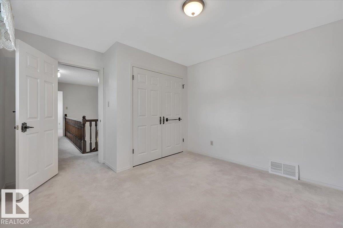 Photo 33 of 823 Richards Cr Nw, Edmonton AB