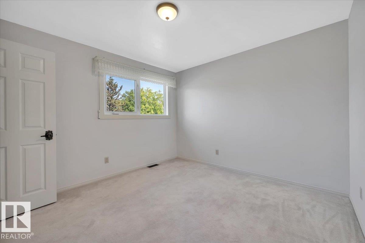 Photo 34 of 823 Richards Cr Nw, Edmonton AB