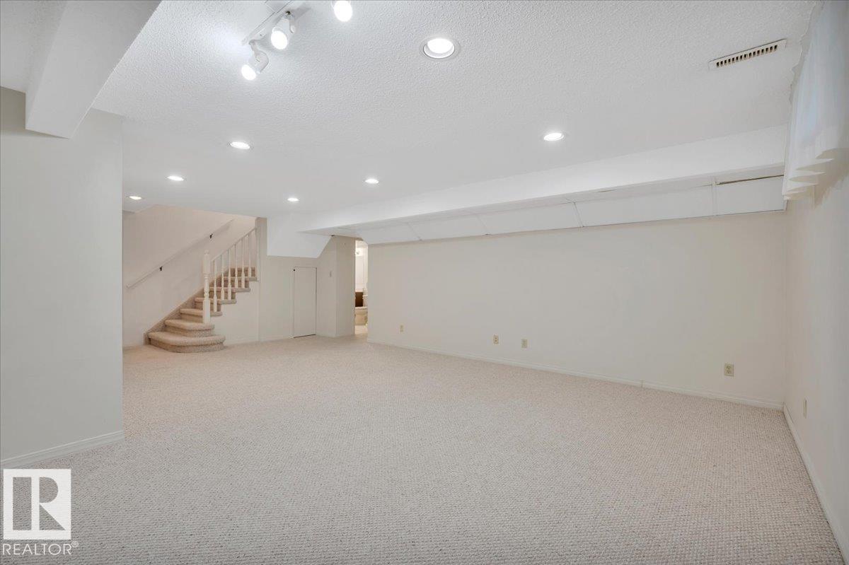 Photo 40 of 823 Richards Cr Nw, Edmonton AB