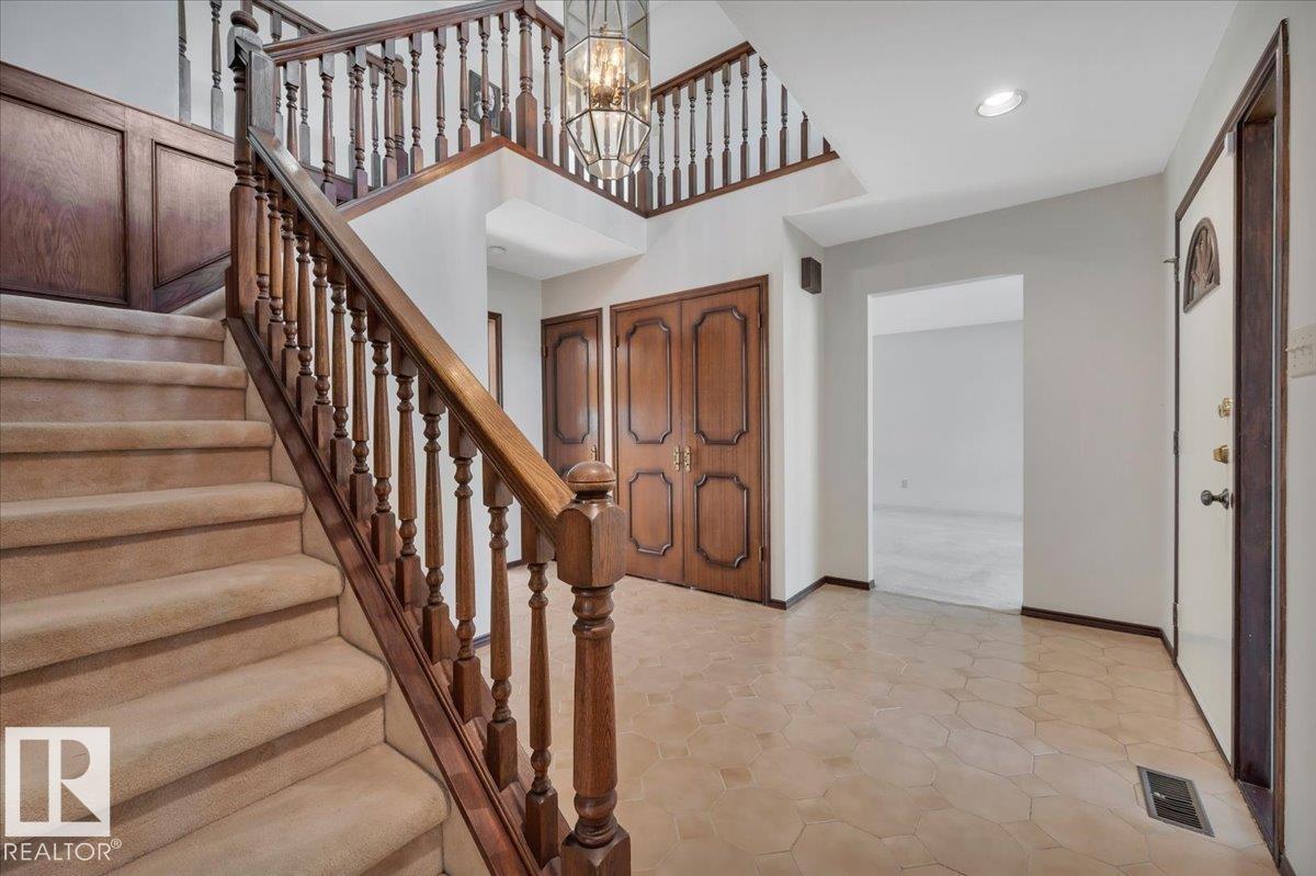 Photo 7 of 823 Richards Cr Nw, Edmonton AB
