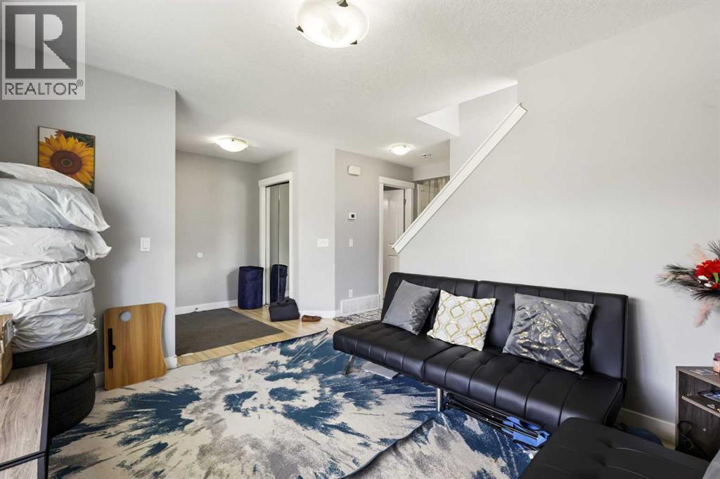 Photo 5 of 9234 Saddlebrook Drive Ne, Calgary AB