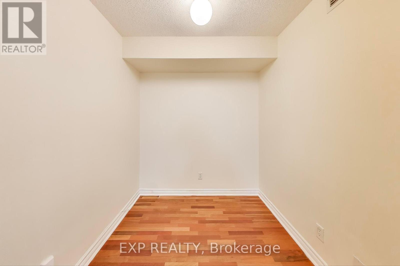 Photo 34 of 510 19 Barberry Place, Toronto ON