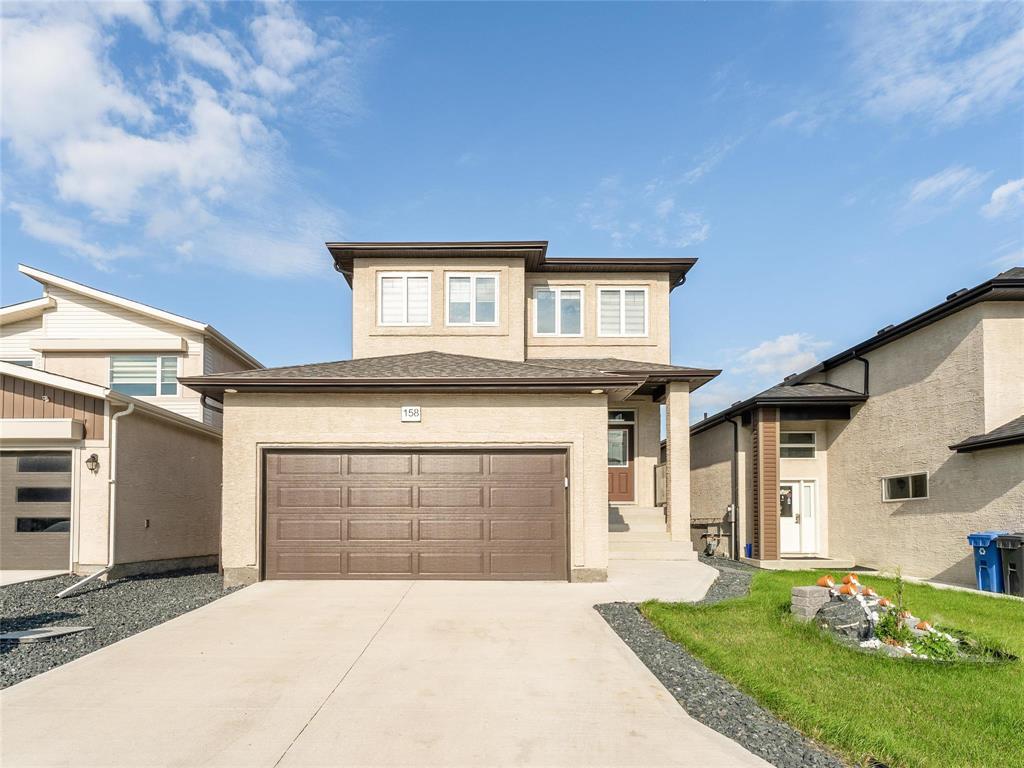 Photo 2 of 158 Northwater Bay, Winnipeg MB