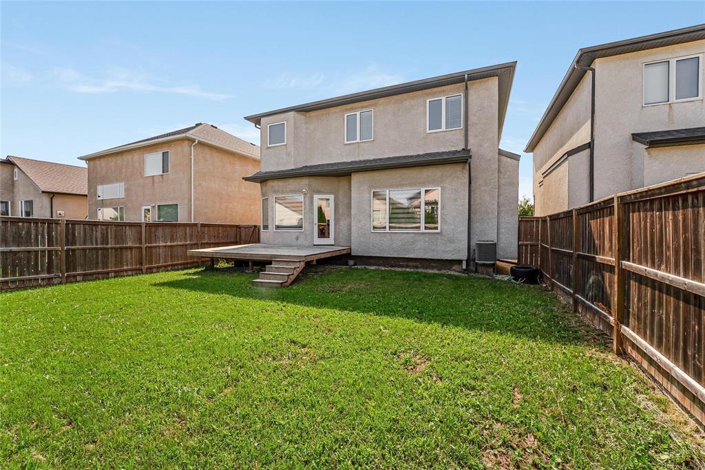 Photo 11 of 95 Innsbruck Way, Winnipeg MB