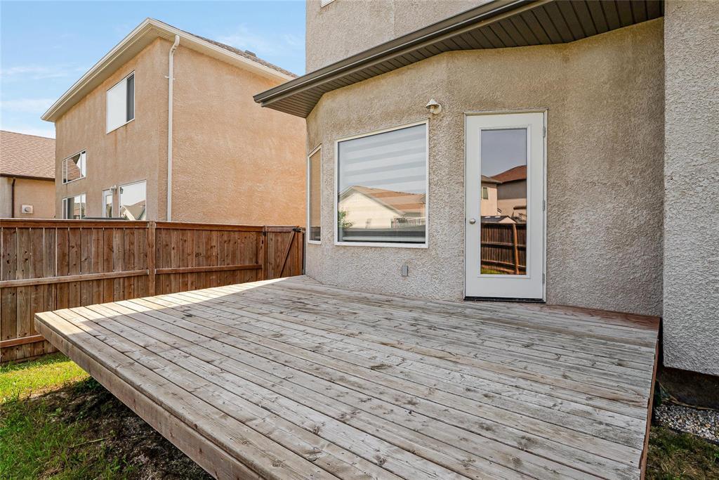 Photo 12 of 95 Innsbruck Way, Winnipeg MB