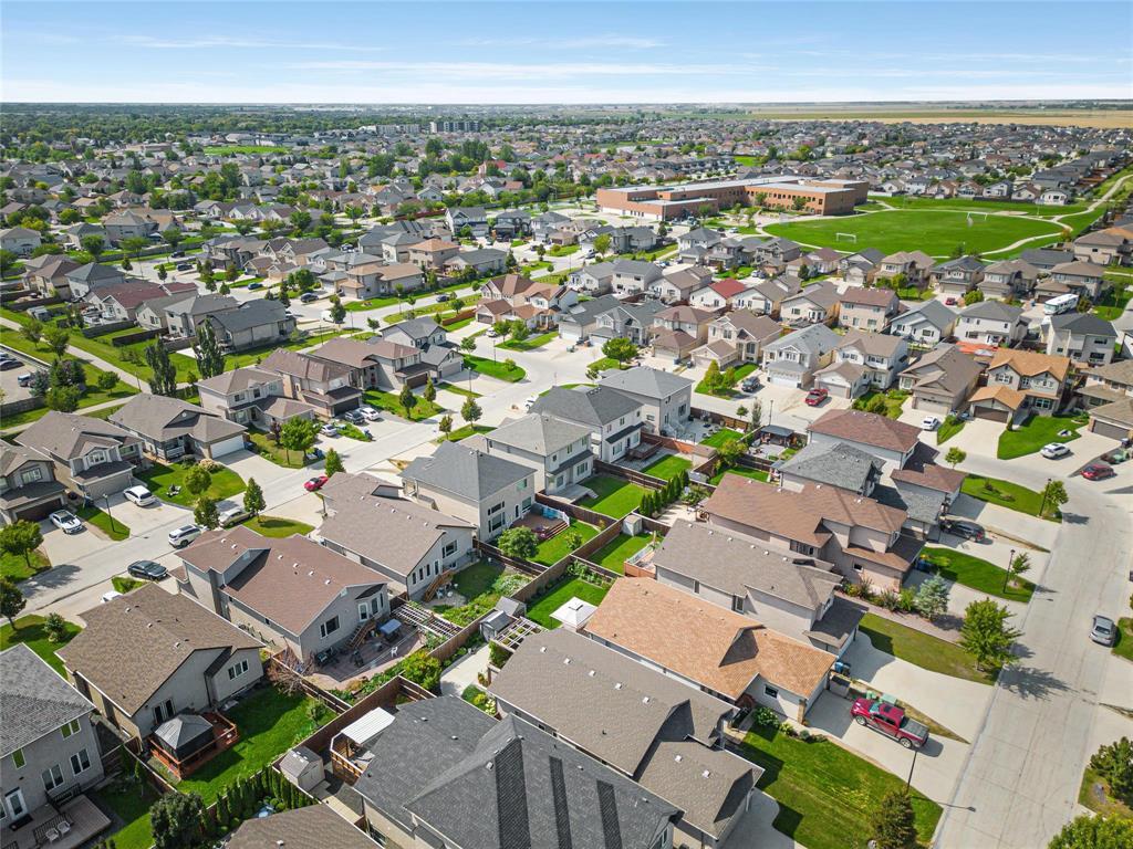 Photo 5 of 95 Innsbruck Way, Winnipeg MB