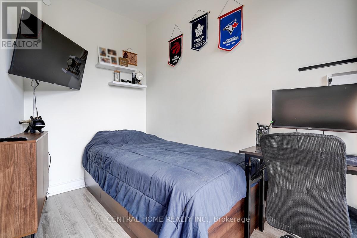 Photo 16 of 911 A 9608 Yonge Street, Richmond Hill ON