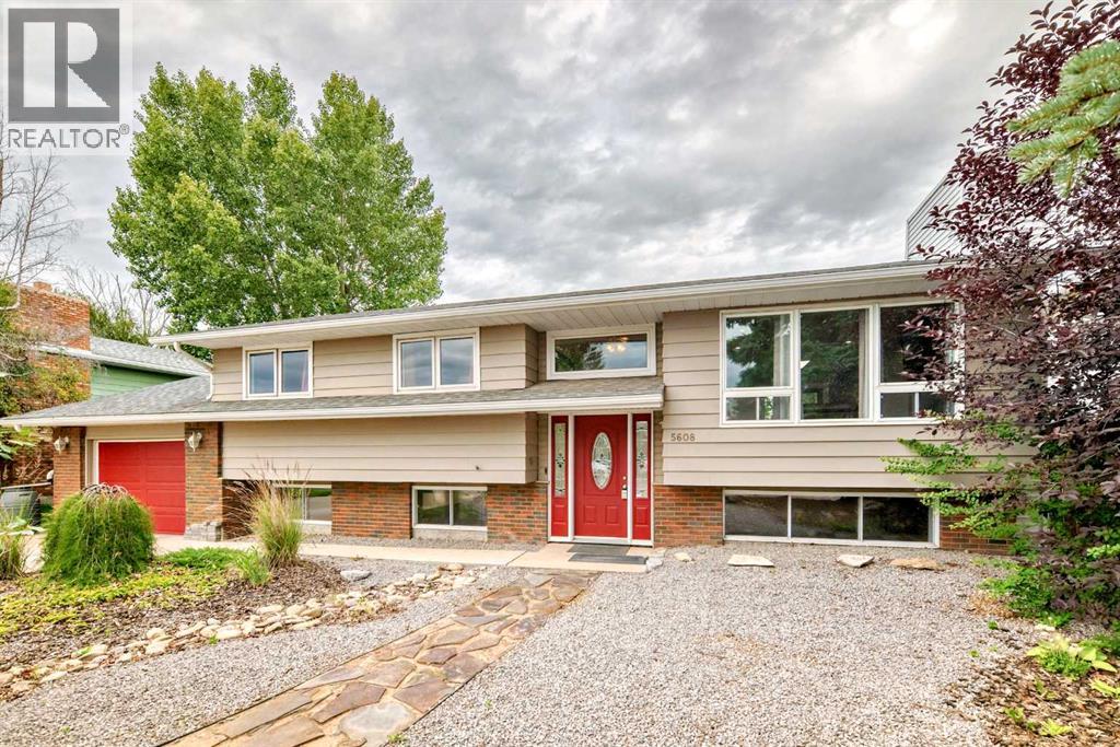 Photo 2 of 5608 54 Street, Olds AB