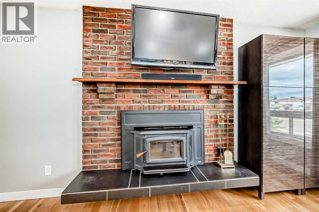 Photo 12 of 5608 54 Street, Olds AB