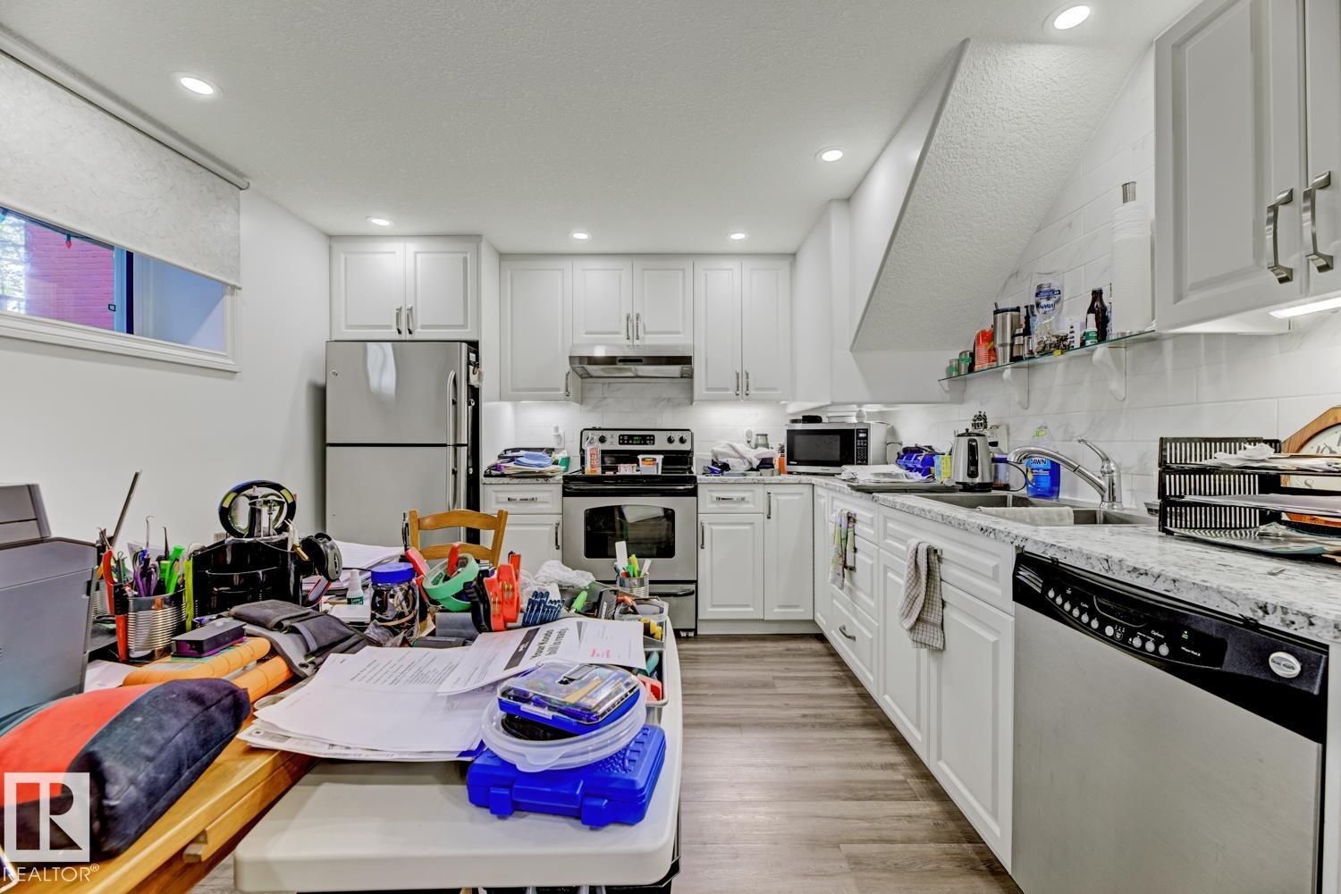 Photo 17 of 11306 89 St Nw, Edmonton AB