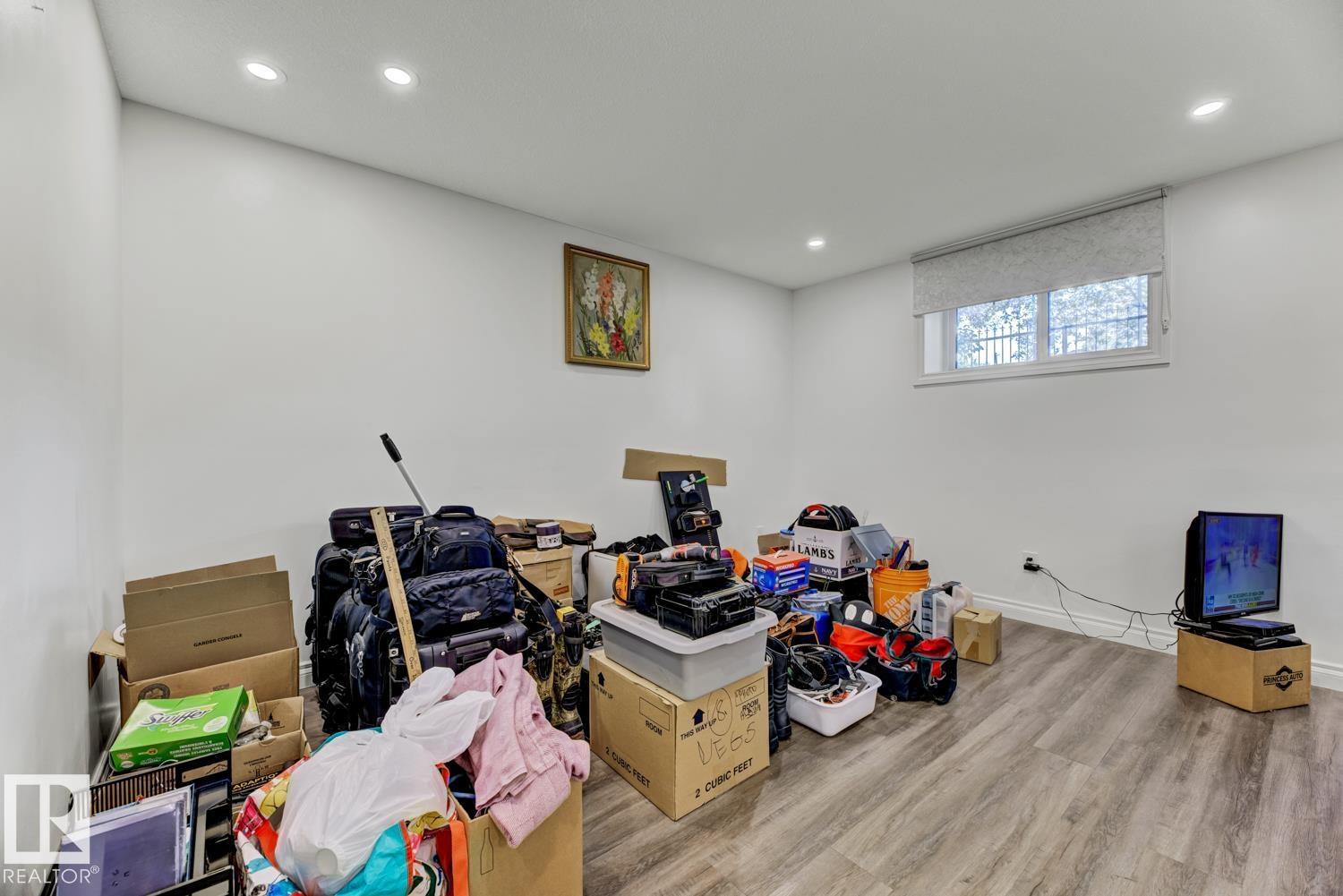 Photo 18 of 11306 89 St Nw, Edmonton AB