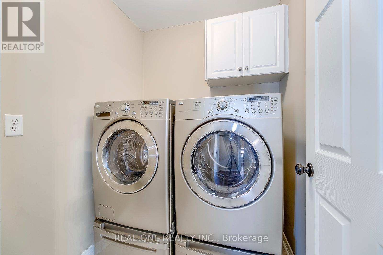 Photo 31 of 4162 Judson Common, Burlington ON