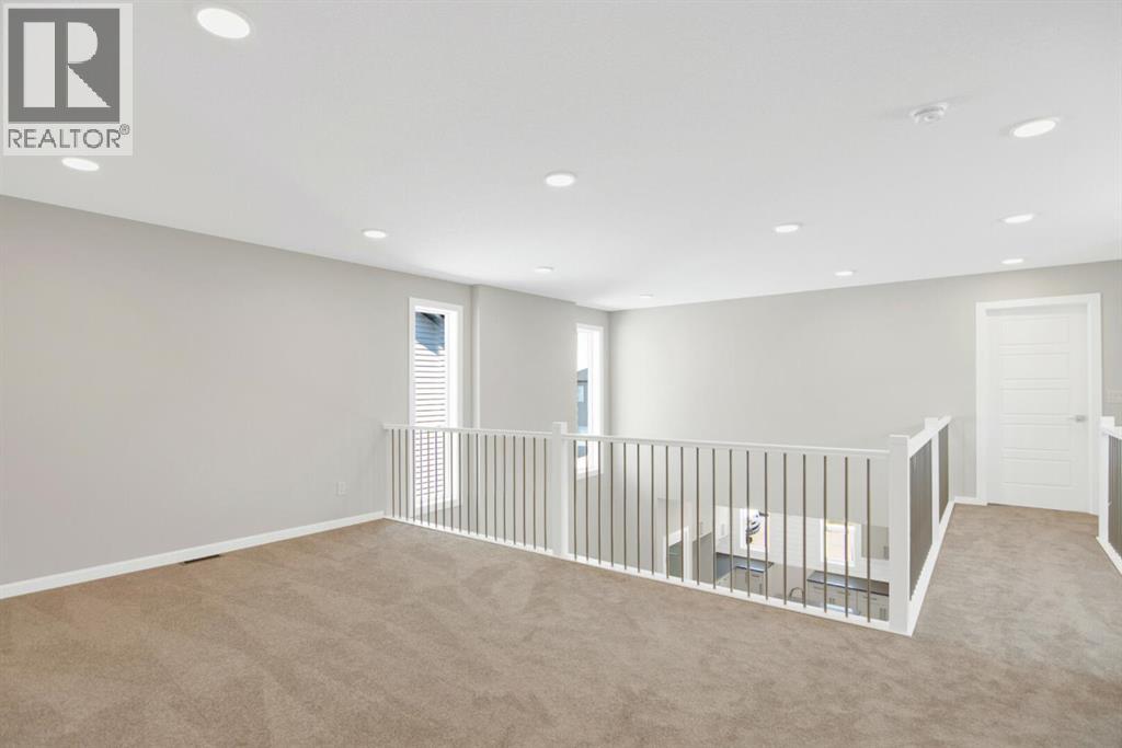 Single Family House for Sale in  Emmett Crescent Evergreen Red Deer 