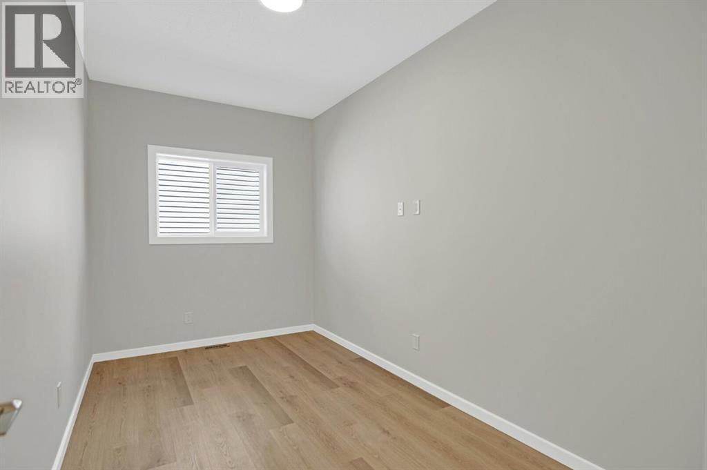 Single Family House for Sale in  Emmett Crescent Evergreen Red Deer 