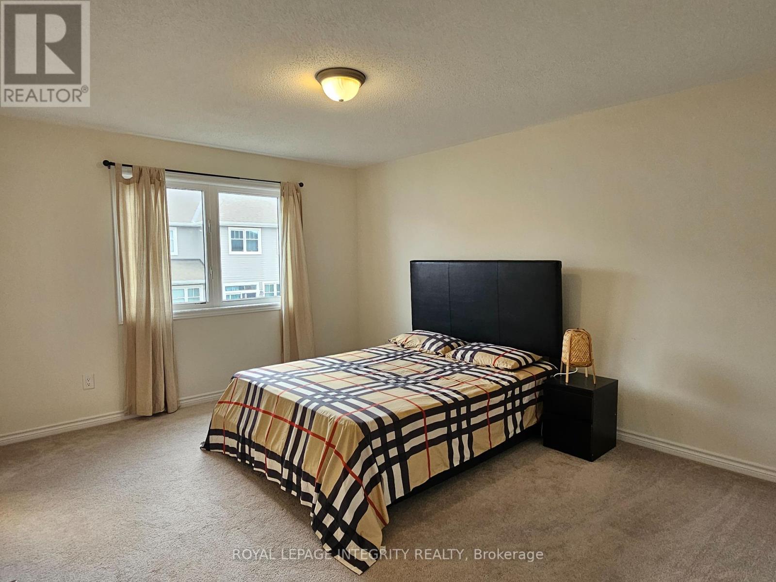 Photo 12 of 332 Song Sparrow Street, Ottawa ON