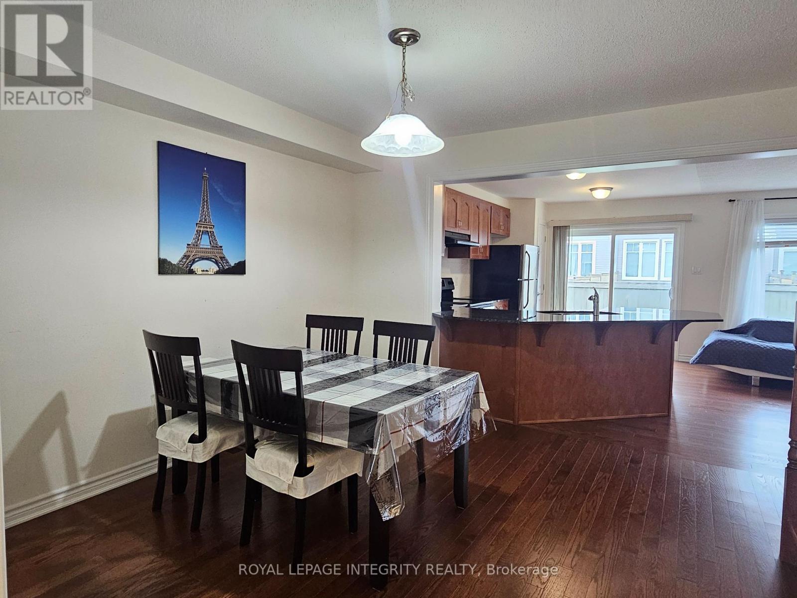 Photo 3 of 332 Song Sparrow Street, Ottawa ON