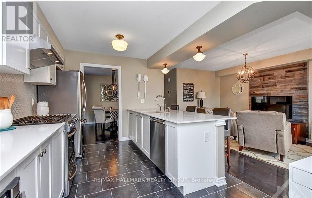 Photo 10 of 445 Meadowhawk Crescent, Ottawa ON