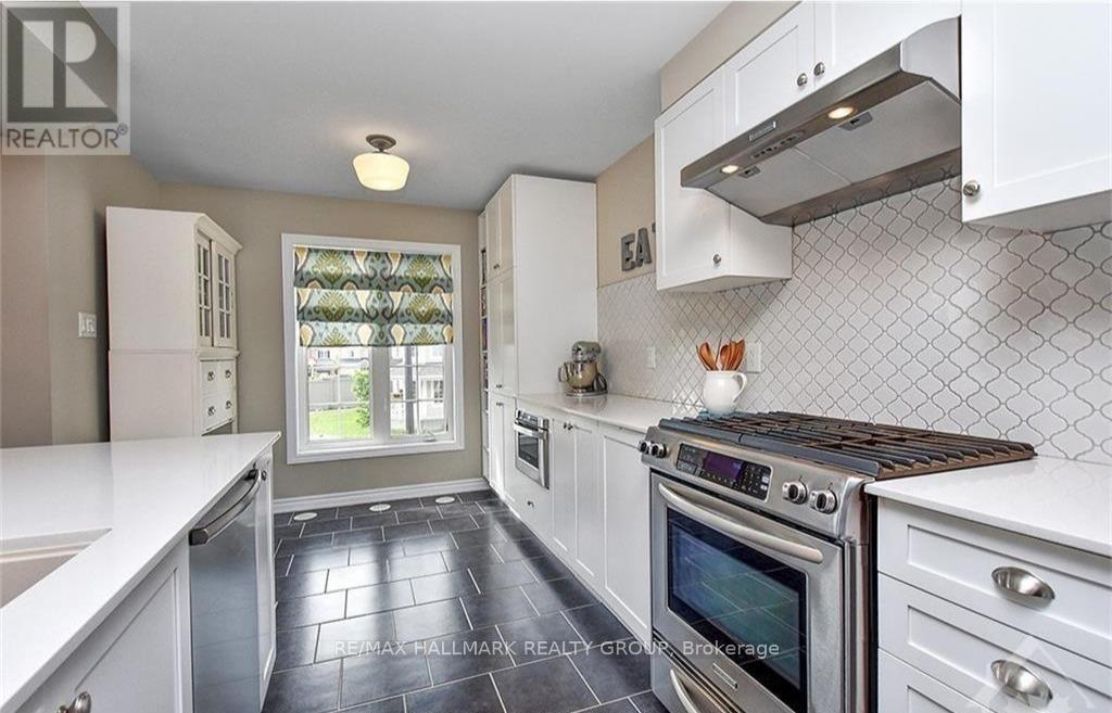 Photo 11 of 445 Meadowhawk Crescent, Ottawa ON