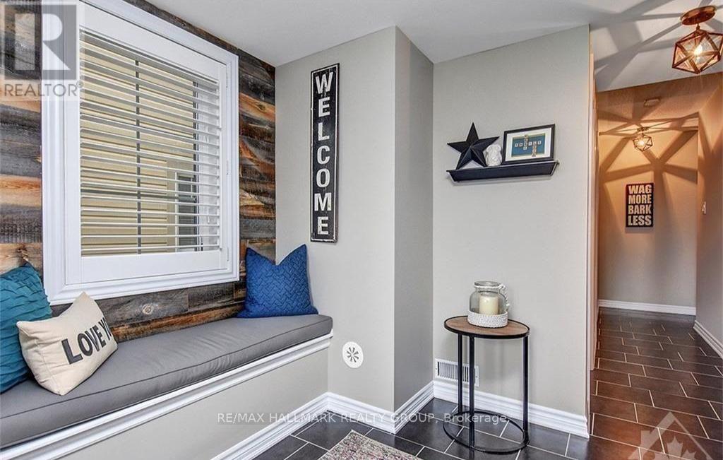 Photo 2 of 445 Meadowhawk Crescent, Ottawa ON