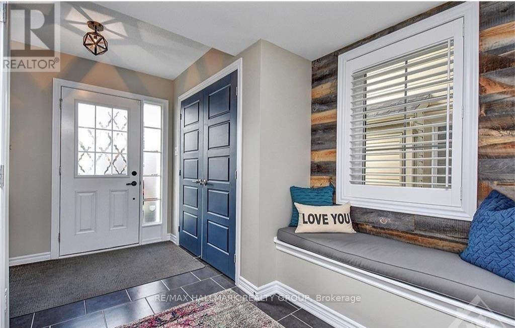Photo 3 of 445 Meadowhawk Crescent, Ottawa ON
