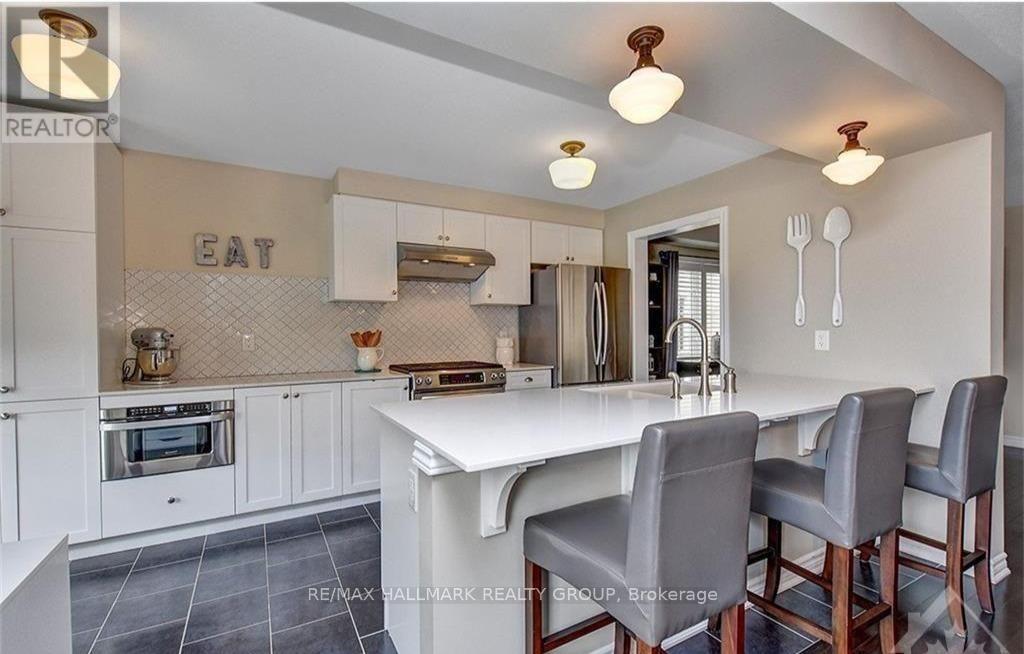 Photo 8 of 445 Meadowhawk Crescent, Ottawa ON