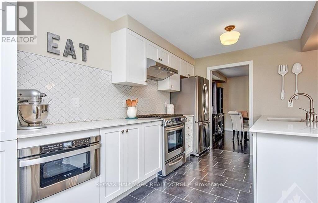 Photo 9 of 445 Meadowhawk Crescent, Ottawa ON