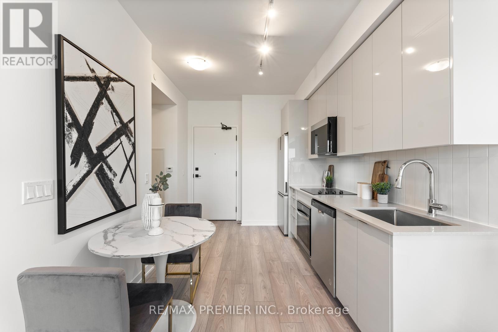 Photo 8 of 308 474 Caldari Road, Vaughan ON