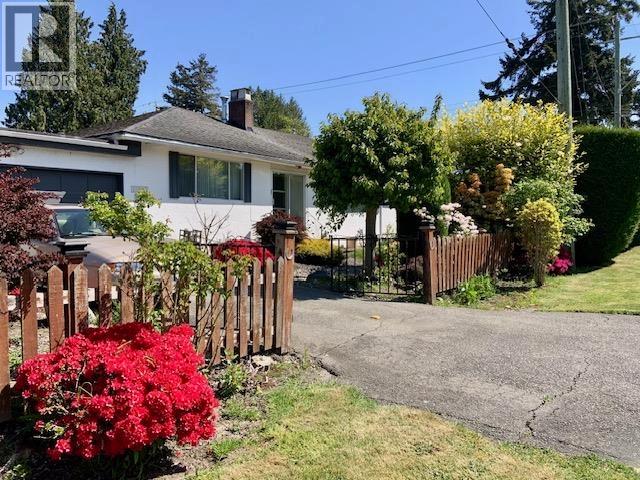 Photo 3 of 10880 Southridge Road, Richmond BC