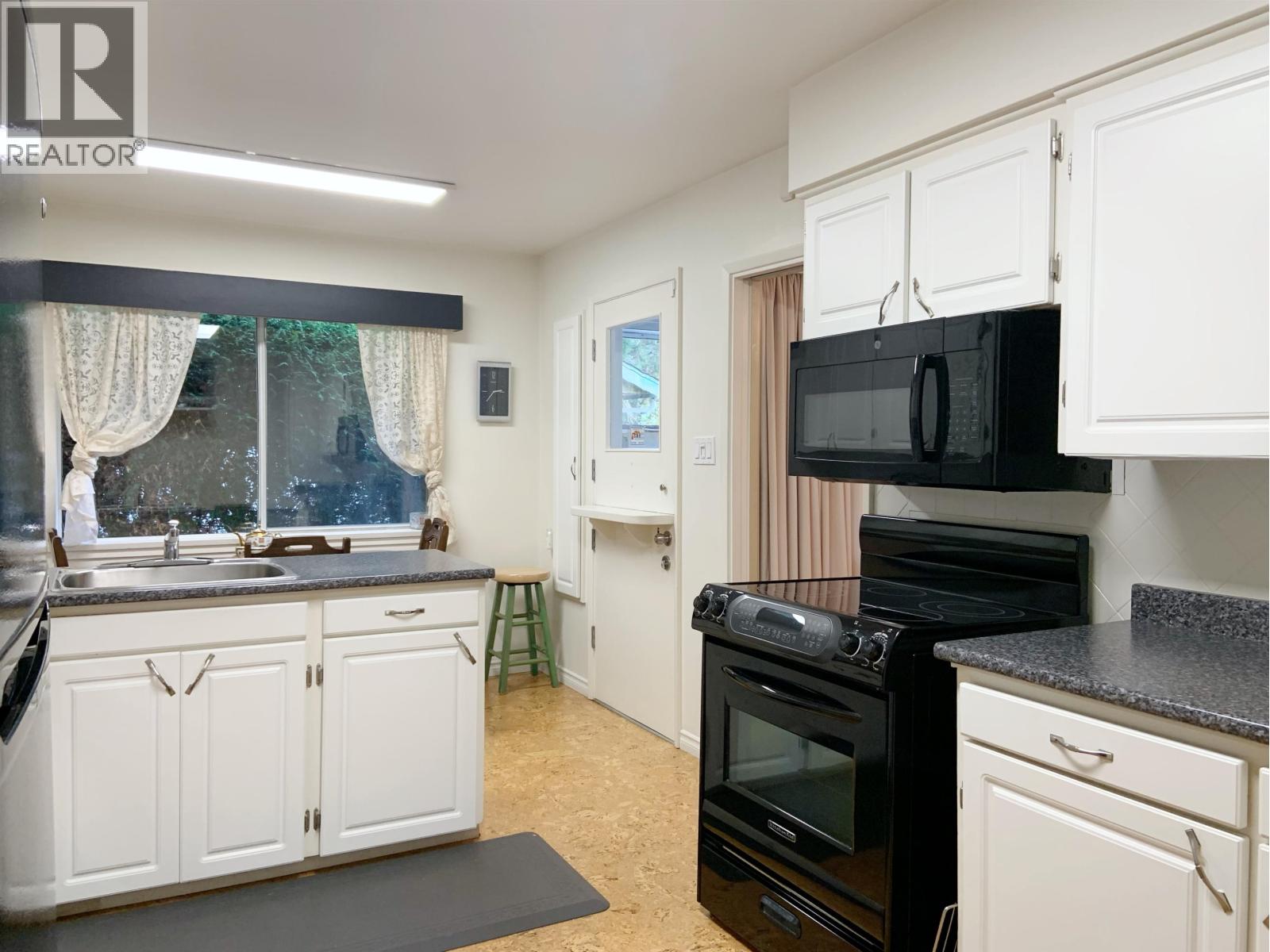 Photo 18 of 10880 Southridge Road, Richmond BC