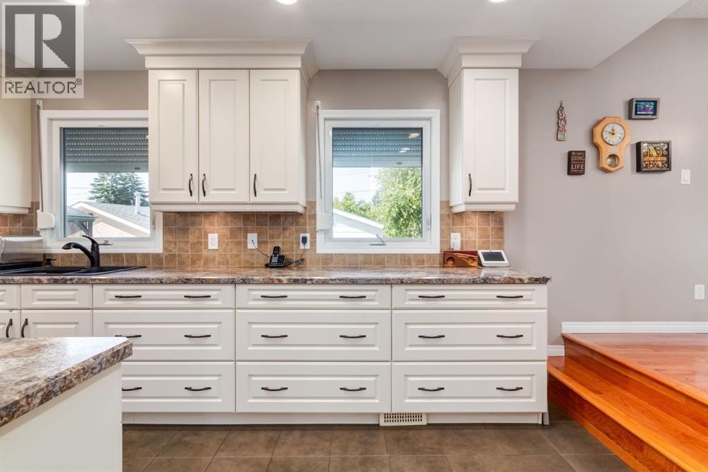 Single Family House 4 Level for Sale in  Doverview Drive SE Dover Calgary 