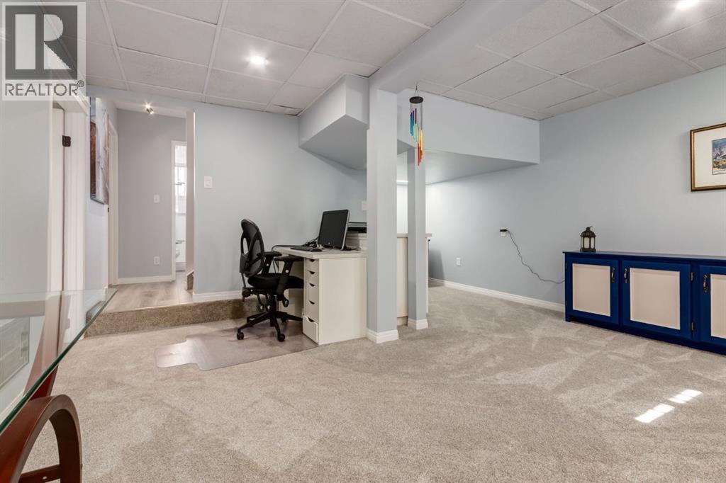 Single Family House 4 Level for Sale in  Doverview Drive SE Dover Calgary 