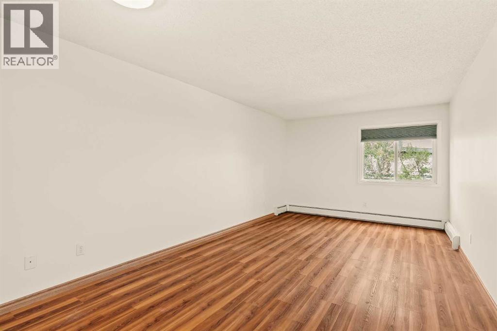 Photo 17 of 3302 80 Glamis Drive Sw, Calgary AB