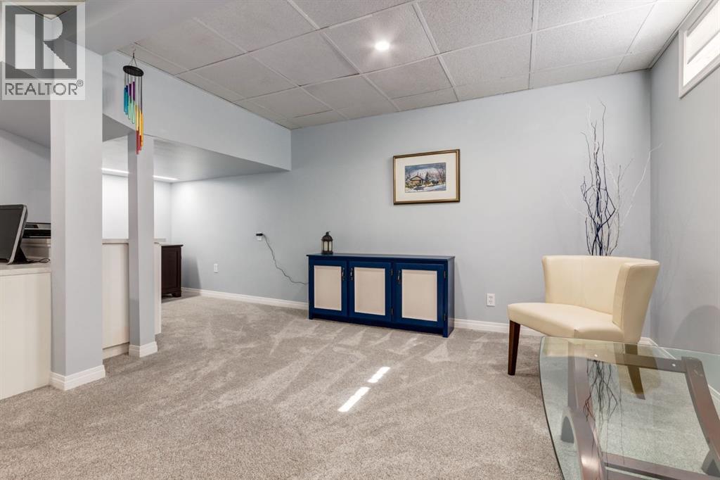 Single Family House 4 Level for Sale in  Doverview Drive SE Dover Calgary 
