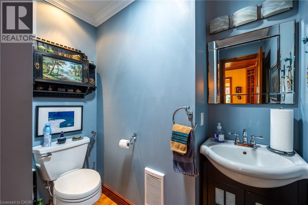 Photo 13 of 143 St James Street S, Waterford ON