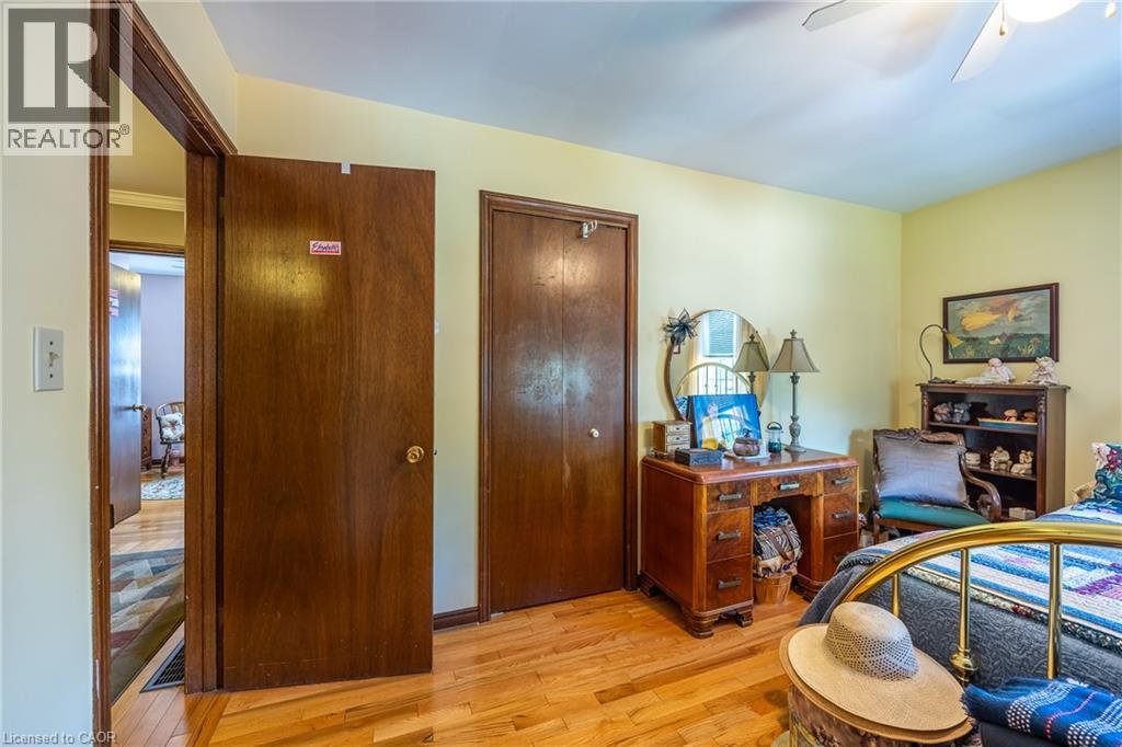 Photo 21 of 143 St James Street S, Waterford ON